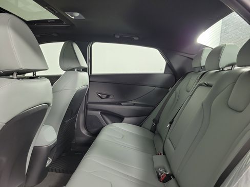 New 2025 Hyundai Elantra Limited image 29