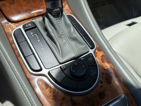 Used 2007 Mercedes-Benz SL 550 image 25