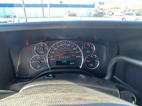 New 2025 Chevrolet Express 2500 RWD image 22