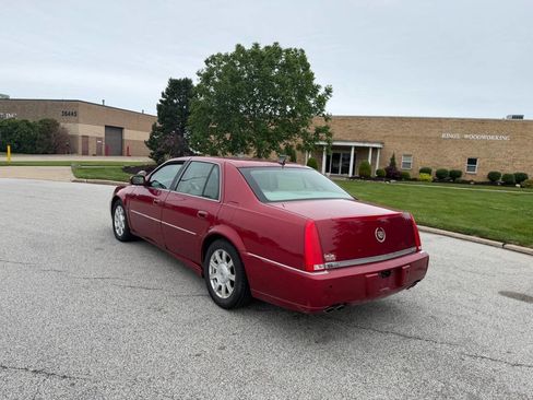 Used 2008 Cadillac DTS FWD image 3