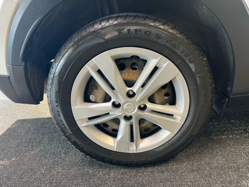 Used 2022 Nissan Kicks S image 17