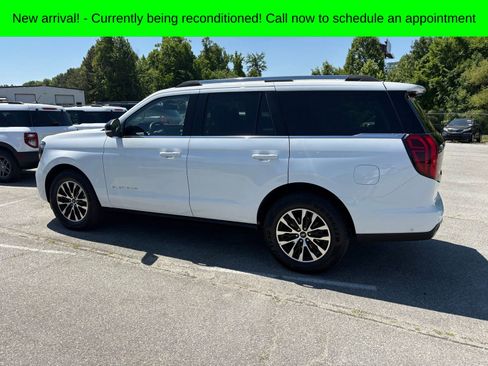 Used 2025 Ford Expedition Platinum AWD/4WD image 7