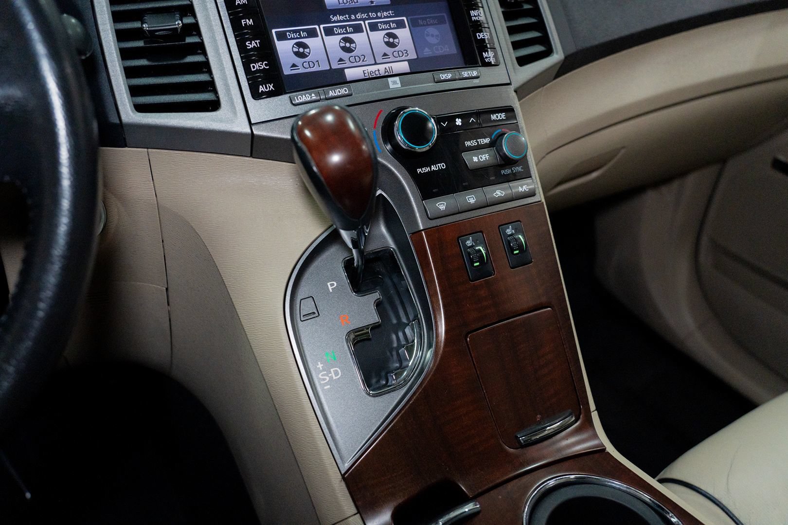 Used 2011 Toyota Venza AWD w/ Premium Pkg #2 image 40