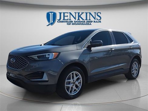 Used 2024 Ford Edge SEL image 2