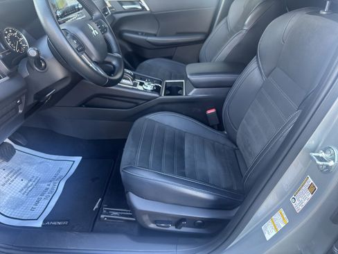 Used 2024 Mitsubishi Outlander SE image 5
