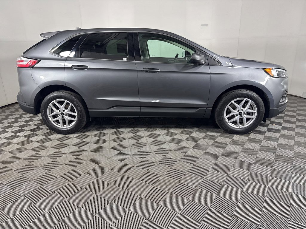 Certified 2024 Ford Edge SEL w/ Convenience Package AWD/4WD image 11