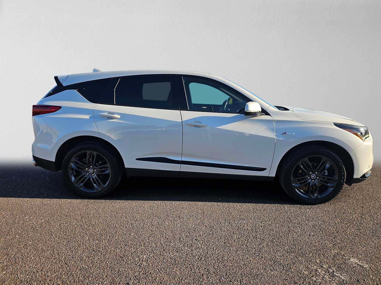Used 2022 Acura RDX w/ Advance Package FWD image 2