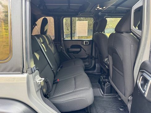 Used 2021 Jeep Wrangler Unlimited Sport image 23
