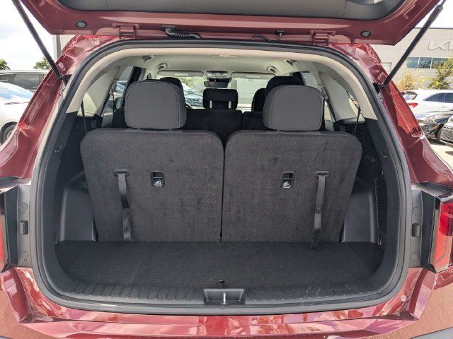 Used 2025 Kia Sorento LX FWD image 12