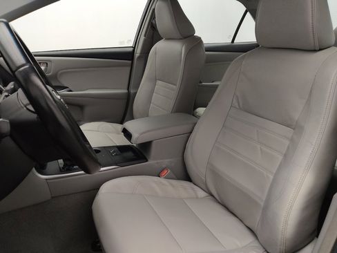 Used 2016 Toyota Camry XLE w/ Moonroof Package image 17