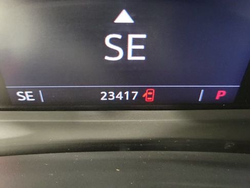 Used 2024 Cadillac XT6 Luxury FWD image 27