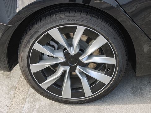 Used 2025 Tesla Model 3 Long Range image 12