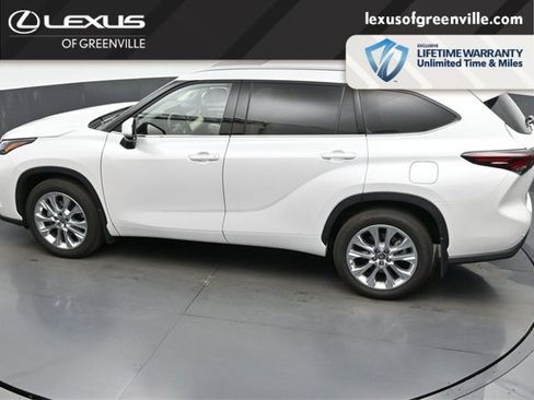 Used 2024 Toyota Highlander Limited image 49