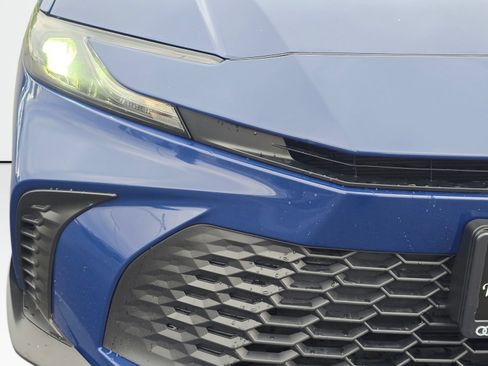 Used 2025 Toyota Camry SE FWD image 27