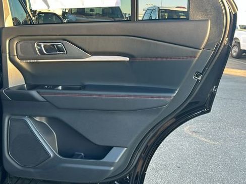 New 2026 Ford Explorer ST-Line w/ ST-Line Street Pack image 12