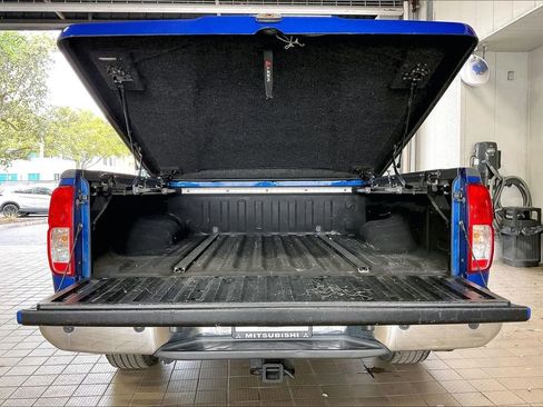 Used 2013 Nissan Frontier SV w/ SV Value Truck Pkg image 17