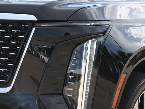 Certified 2025 Cadillac Escalade Premium Luxury w/ Touring Package AWD/4WD image 29