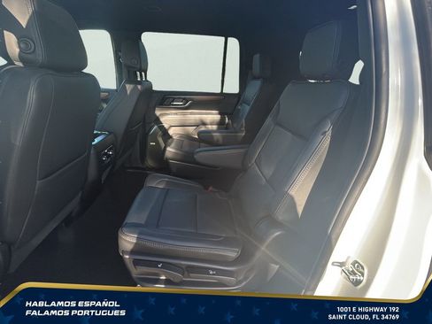 Used 2025 GMC Yukon XL Denali AWD/4WD image 27