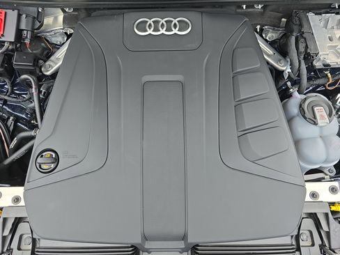 Certified 2025 Audi Q7 2.0T Premium w/ Convenience Plus Package AWD/4WD image 34