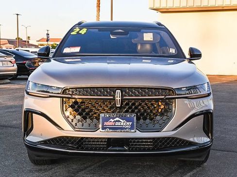 Used 2024 Lincoln Nautilus Reserve w/ Jet Appearance Package (87T) AWD/4WD image 2