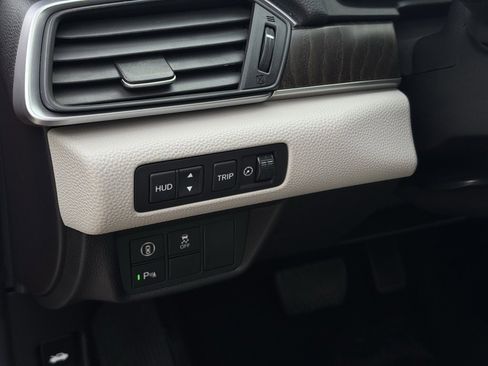 Used 2018 Honda Accord Touring image 19