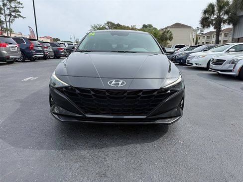 Used 2023 Hyundai Elantra SE w/ Preferred Accessory Package image 7