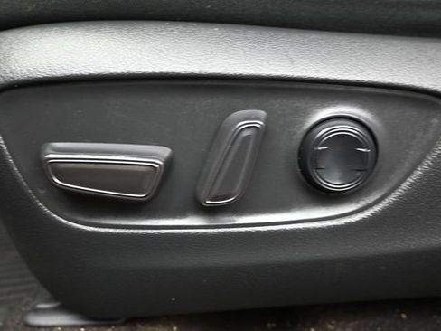 Used 2021 Toyota RAV4 XLE w/ Convenience Package AWD/4WD image 8