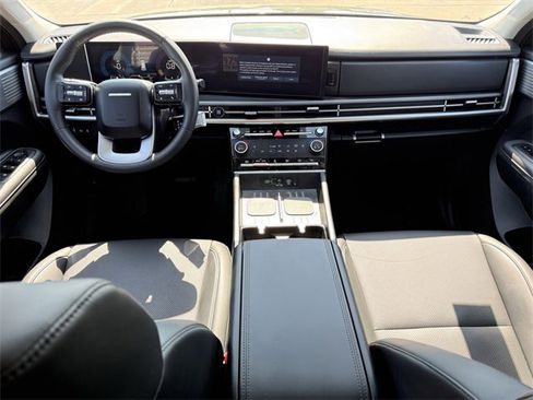Used 2025 Hyundai Santa Fe SEL image 9