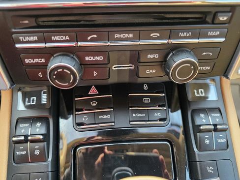 Used 2013 Porsche Cayenne image 31