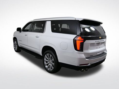 Used 2025 Chevrolet Suburban Premier w/ Sun And Tow Package AWD/4WD image 6