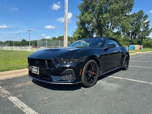 Used 2024 Ford Mustang GT Premium RWD image 3