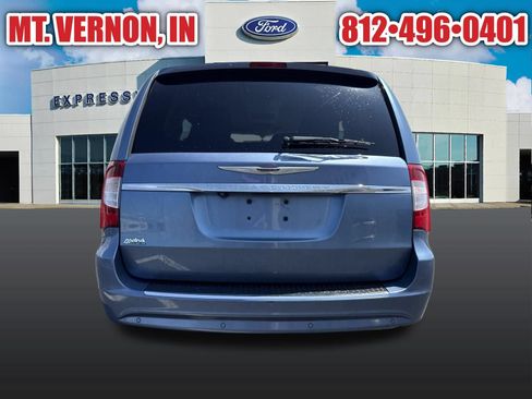 Used 2011 Chrysler Town & Country Touring-L w/ Driver Convenience Group FWD image 14
