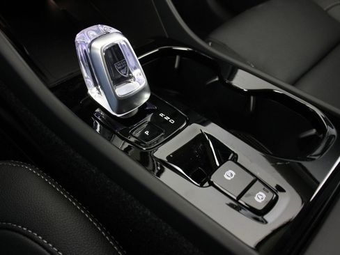 New 2026 Volvo XC40 B5 Ultra w/ Climate Package AWD/4WD image 7