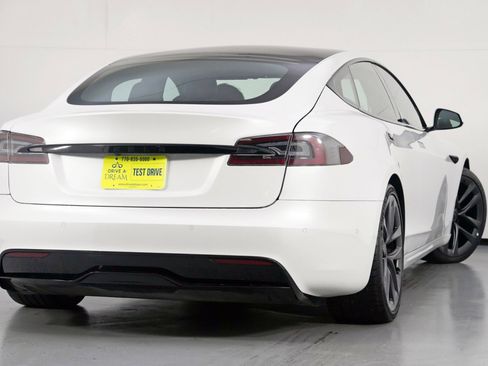 Used 2021 Tesla Model S Plaid image 5