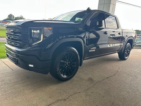 Used 2022 GMC Sierra 1500 Elevation w/ Elevation Premium Package AWD/4WD image 4