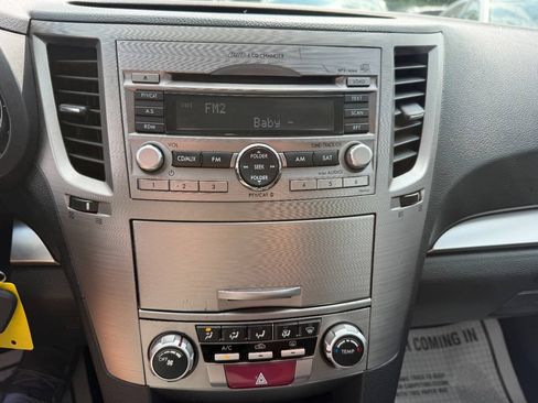 Used 2011 Subaru Outback 2.5i Premium AWD/4WD image 21