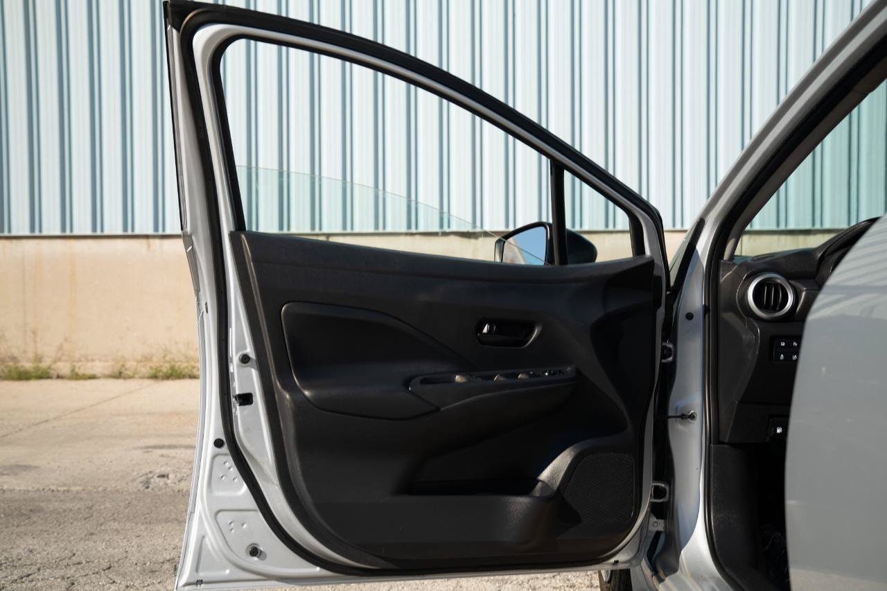 Used 2020 Nissan Versa S FWD image 14
