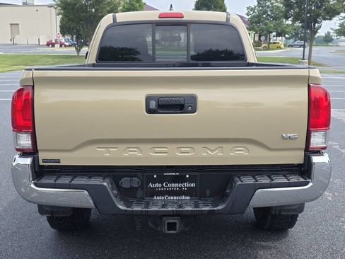 Used 2017 Toyota Tacoma TRD Off-Road w/ Tow Package AWD/4WD image 7