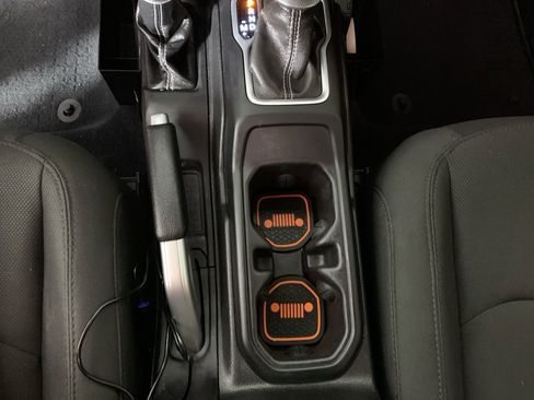 Used 2018 Jeep Wrangler Unlimited Sahara image 25