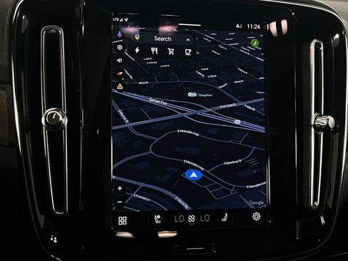 Used 2023 Volvo C40 P8 Recharge Ultimate image 18