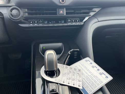 New 2025 Toyota Crown Signia image 18