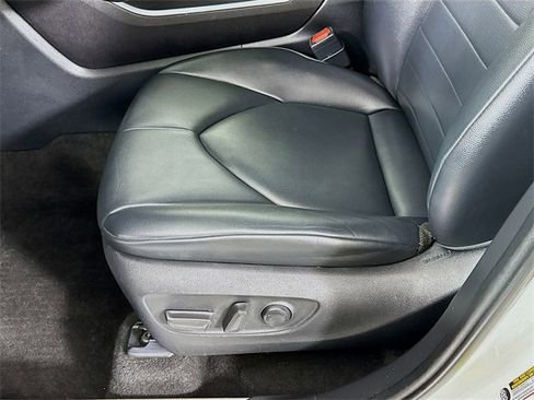 Used 2023 Toyota Highlander XLE image 29