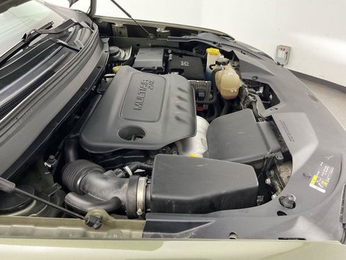 Used 2019 Jeep Cherokee Latitude w/ Cold Weather Group AWD/4WD image 20