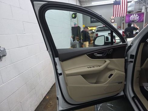 Used 2018 Audi Q7 3.0T Prestige image 8