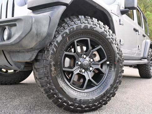 Used 2019 Jeep Wrangler Unlimited Sport image 32