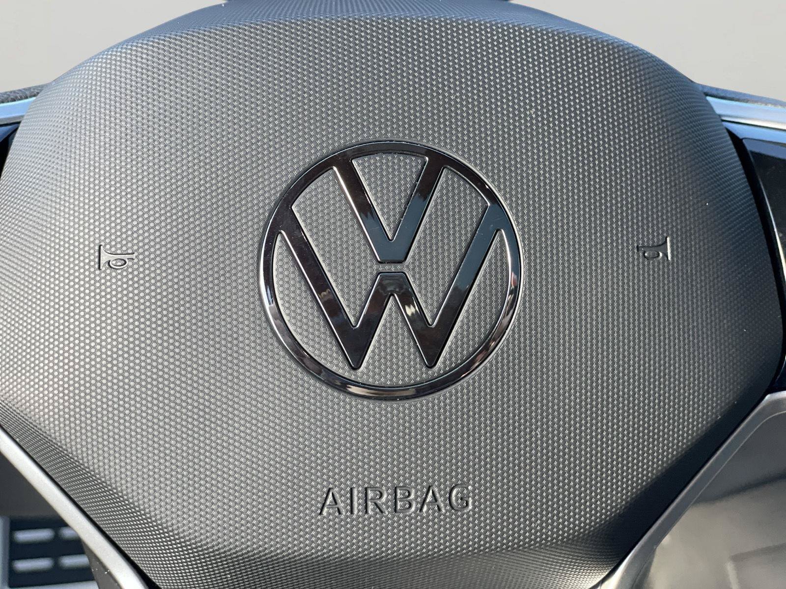 Used 2024 Volkswagen Tiguan SE R-Line AWD/4WD image 25
