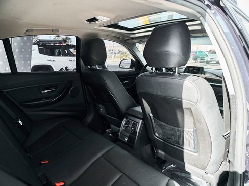 Used 2018 BMW 320i Sedan RWD image 21