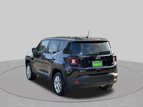 Used 2023 Jeep Renegade Latitude AWD/4WD image 4