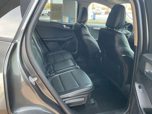 Used 2020 Ford Escape SEL image 9