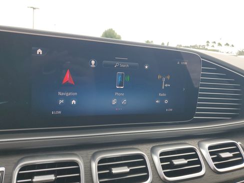 New 2026 Mercedes-Benz GLS 580 4MATIC image 31